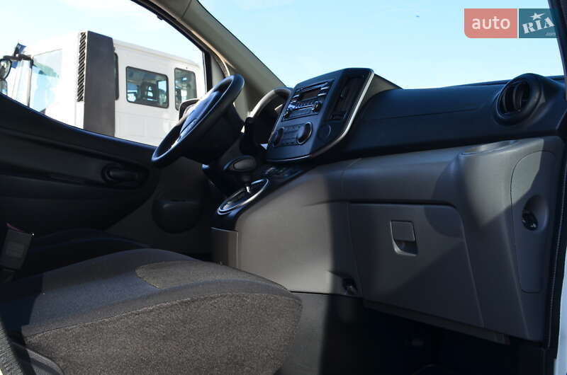 Грузовой фургон Nissan e-NV200 2018 в Львове
