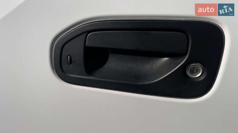 Грузовой фургон Nissan e-NV200 2018 в Львове