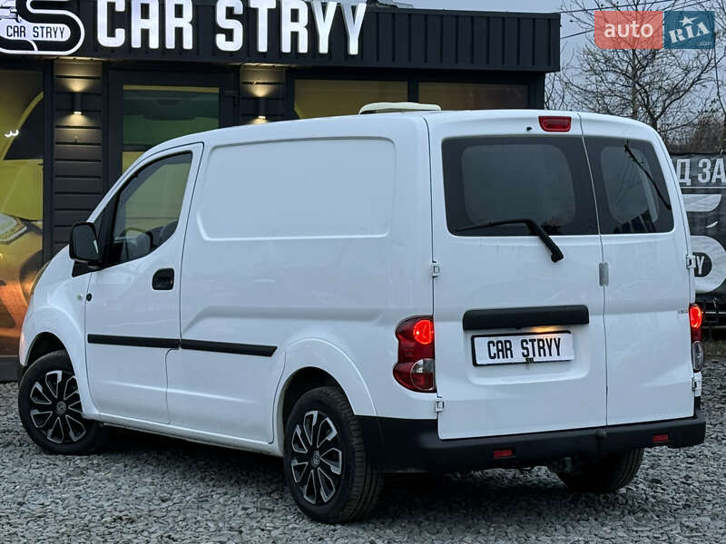 Вантажний фургон Nissan e-NV200 2019 в Стрию