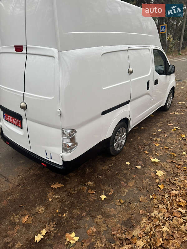 Грузопассажирский фургон Nissan e-NV200 2019 в Киеве