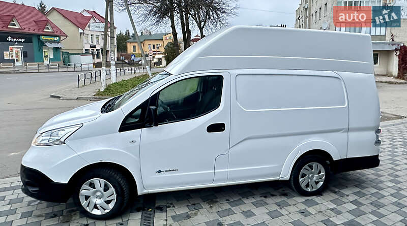 Грузовой фургон Nissan e-NV200 2018 в Городенке