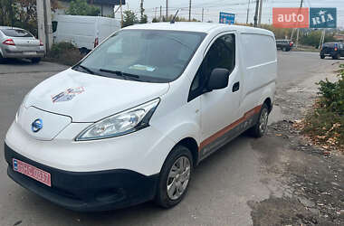 Вантажний фургон Nissan e-NV200 2014 в Сумах