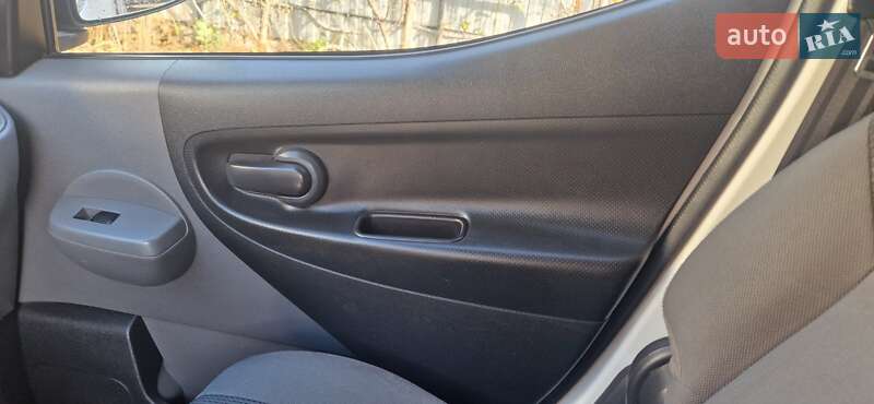 Грузовой фургон Nissan e-NV200 2014 в Житомире