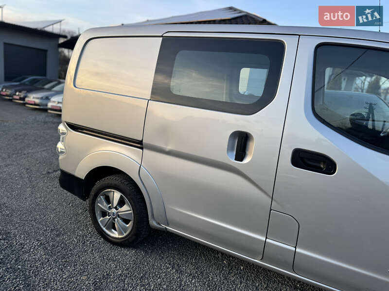 Грузовой фургон Nissan e-NV200 2019 в Ровно