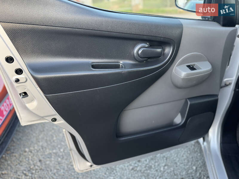 Грузовой фургон Nissan e-NV200 2019 в Ровно