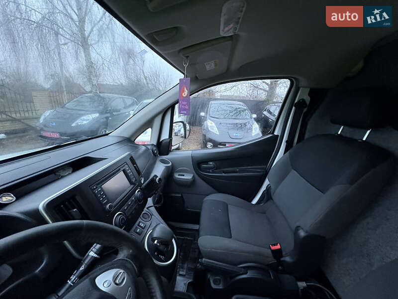 Грузовой фургон Nissan e-NV200 2015 в Луцке фото 23 Грузовой фургон Nissan e-NV200 2015 в Луцке