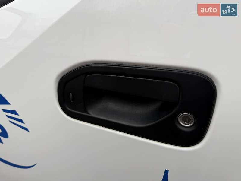 Минивэн Nissan e-NV200 2020 в Ровно