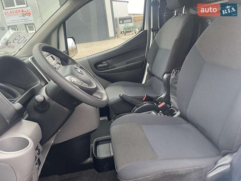 Вантажний фургон Nissan e-NV200 2018 в Сарнах