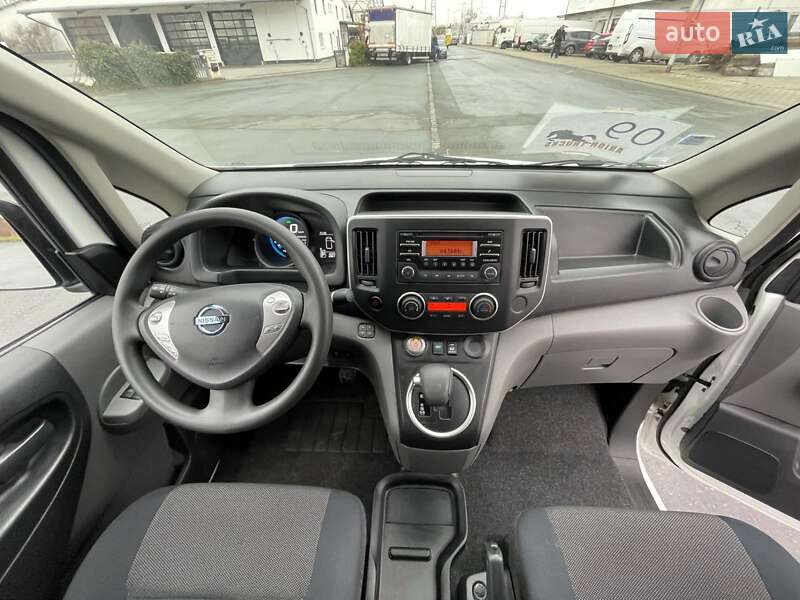 Вантажний фургон Nissan e-NV200 2018 в Сарнах