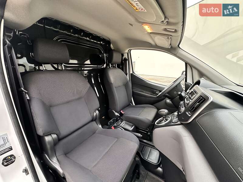 Грузовой фургон Nissan e-NV200 2021 в Луцке фото 17 Грузовой фургон Nissan e-NV200 2021 в Луцке