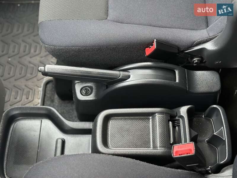 Грузовой фургон Nissan e-NV200 2021 в Луцке фото 27 Грузовой фургон Nissan e-NV200 2021 в Луцке