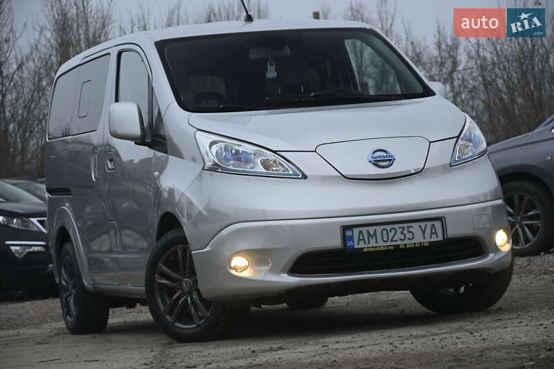 Nissan e-NV200 2015