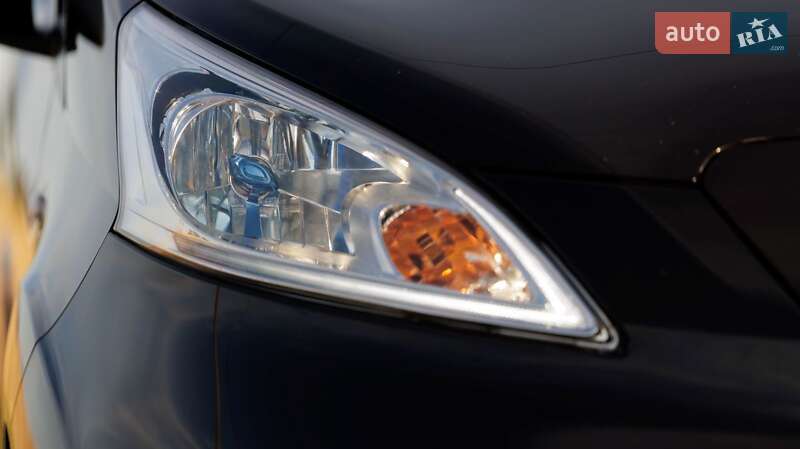 Минивэн Nissan e-NV200 2015 в Львове