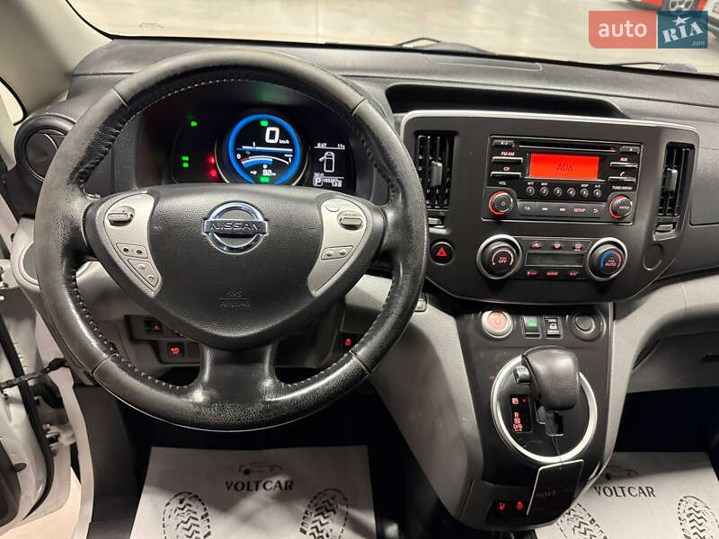 Грузовой фургон Nissan e-NV200 2015 в Владимире