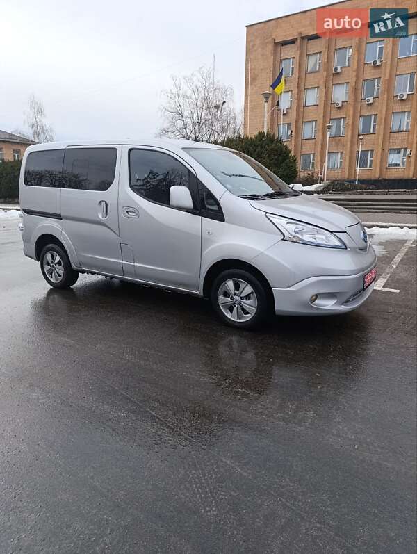 Мінівен Nissan e-NV200 2018 в Семенівці