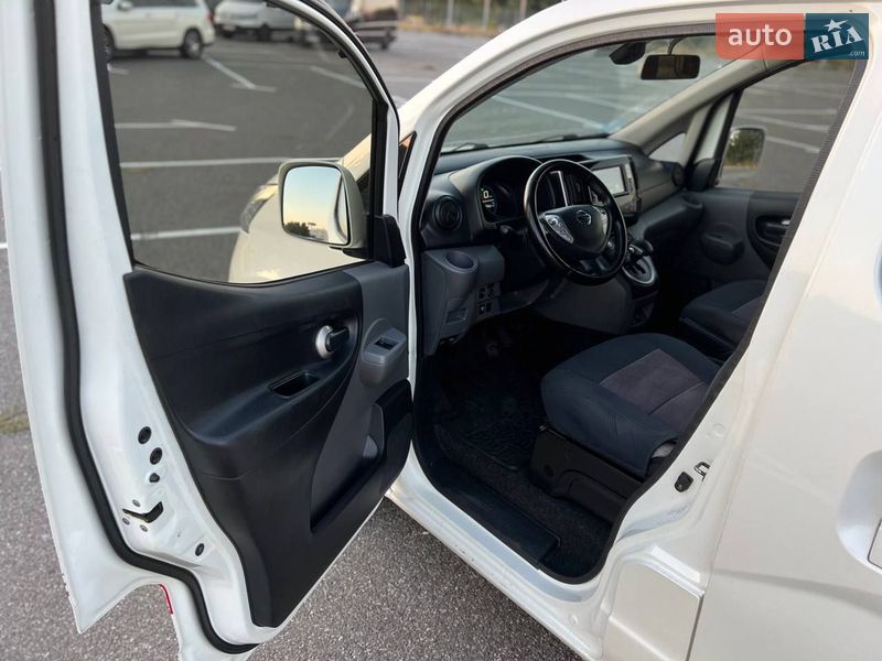 Минивэн Nissan e-NV200 2015 в Киеве