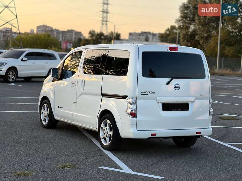 Минивэн Nissan e-NV200 2015 в Киеве