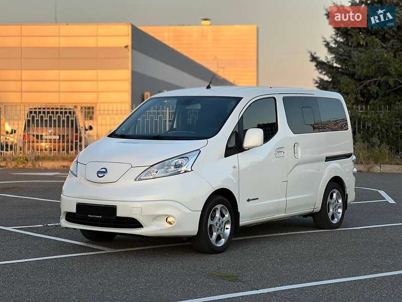 Минивэн Nissan e-NV200 2015 в Киеве