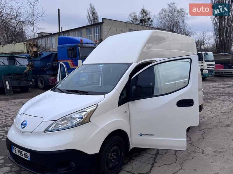 Грузовой фургон Nissan e-NV200 2019 в Житомире