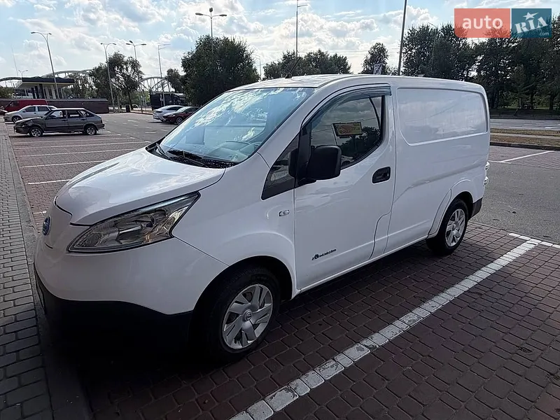 Nissan e-NV200 2015