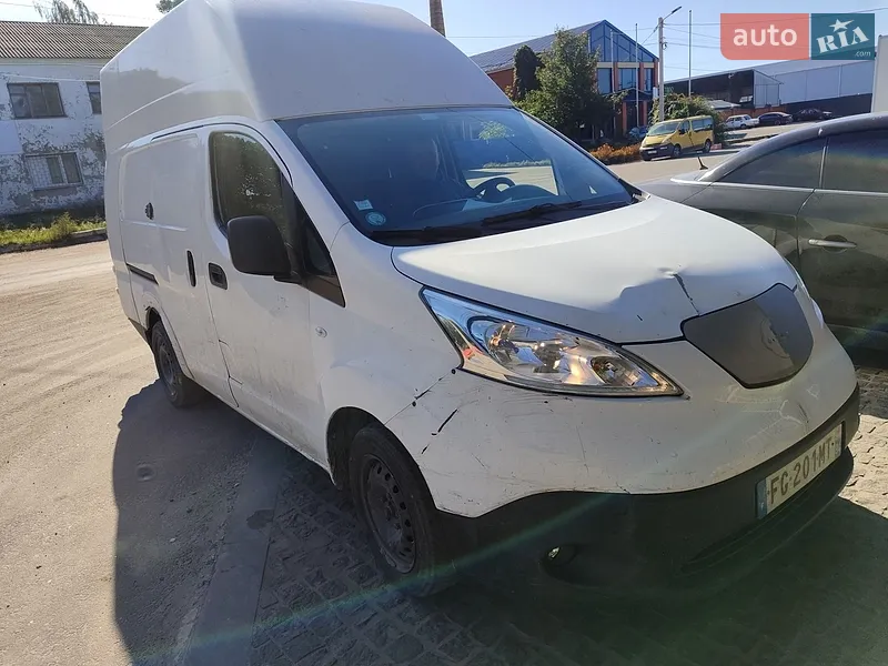 Nissan e-NV200