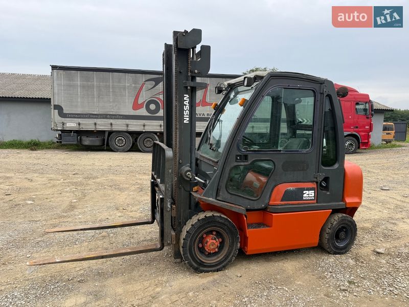 Вилочний навантажувач Nissan FD 2007 в Тячеві