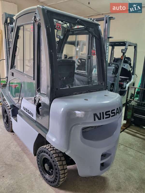 Вилочний навантажувач Nissan FG 2007 в Вінниці