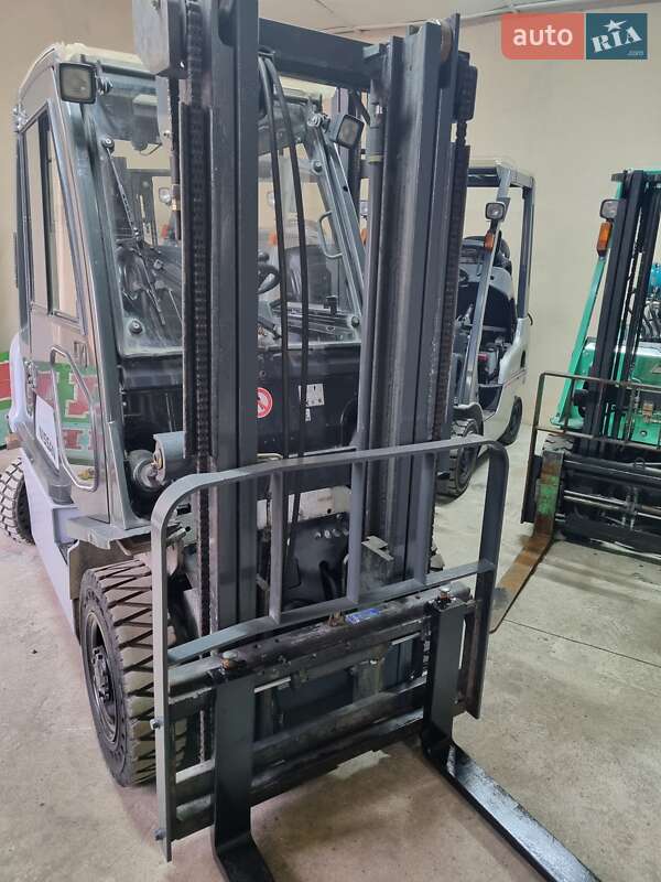 Вилочний навантажувач Nissan FG 2007 в Вінниці