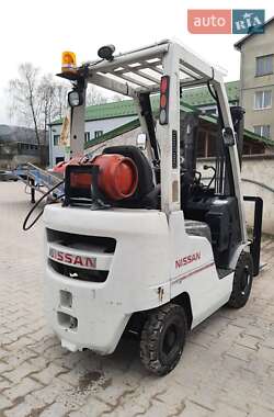 Вилочный погрузчик Nissan FG 2013 в 