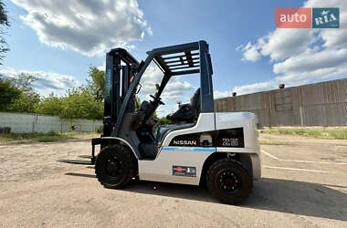 Вилочний навантажувач Nissan FG 2009 в Кривому Розі