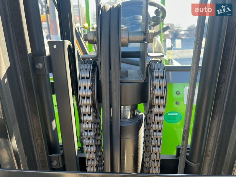 Вилочний навантажувач Nissan FG 2017 в Одесі