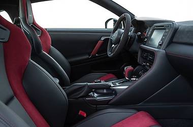 Купе Nissan GT-R 2019 в 