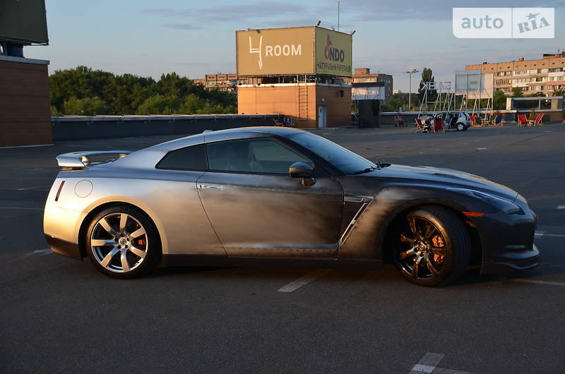 Купе Nissan GT-R 2008 в Києві