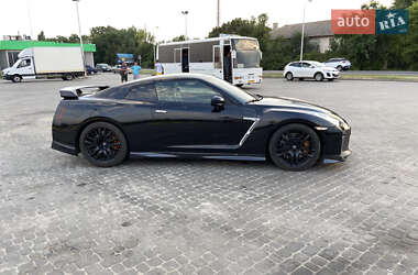 Купе Nissan GT-R 2015 в 
