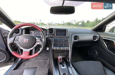 Купе Nissan GT-R 2015 в 