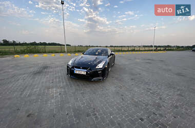 Купе Nissan GT-R 2015 в 