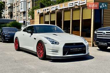 Купе Nissan GT-R 2013 в Киеве