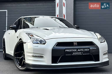 Купе Nissan GT-R 2013 в Києві