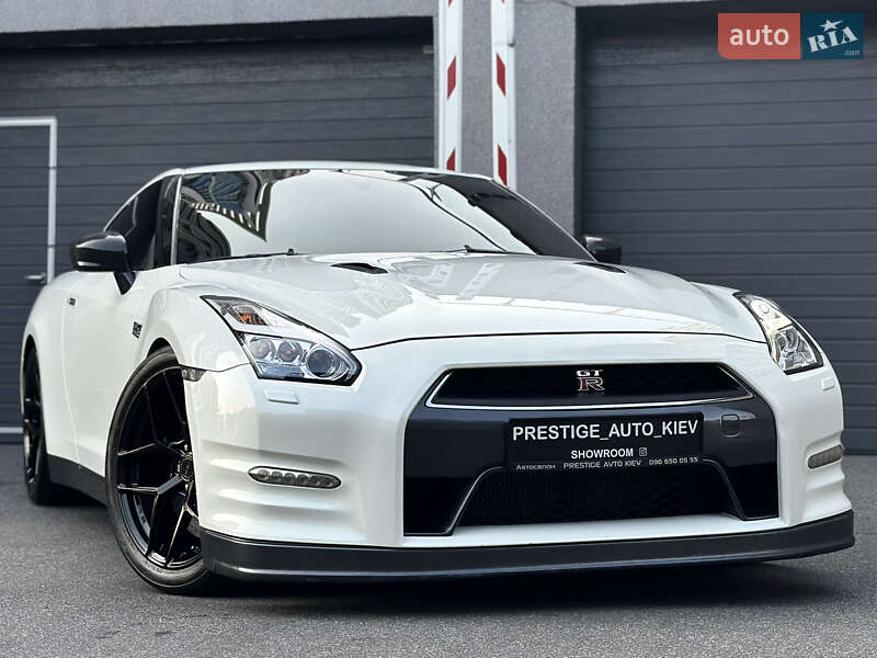 Nissan GT-R 2013