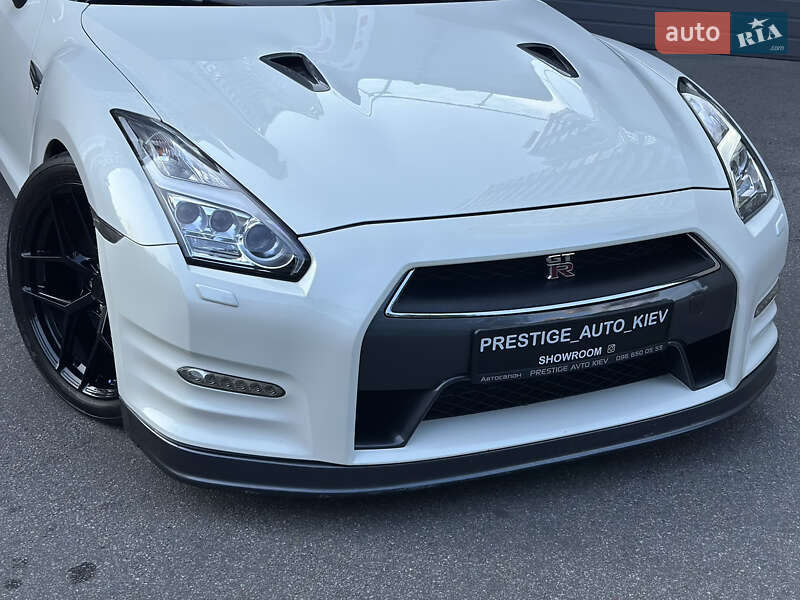 Купе Nissan GT-R 2013 в Києві