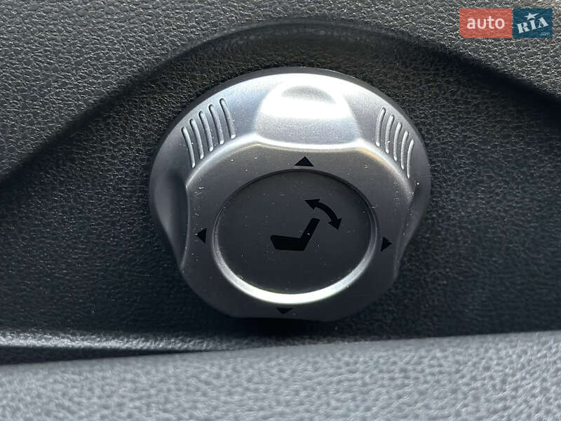 Купе Nissan GT-R 2013 в Києві
