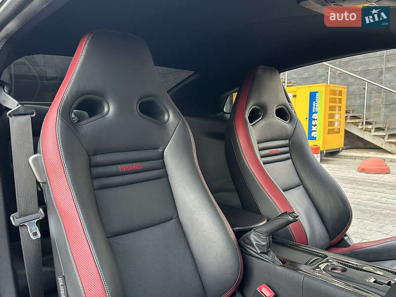 Купе Nissan GT-R 2013 в Києві
