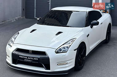 Купе Nissan GT-R 2013 в 