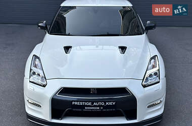 Купе Nissan GT-R 2013 в 