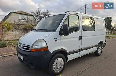Грузопассажирский фургон Nissan Interstar 2004 в Николаеве