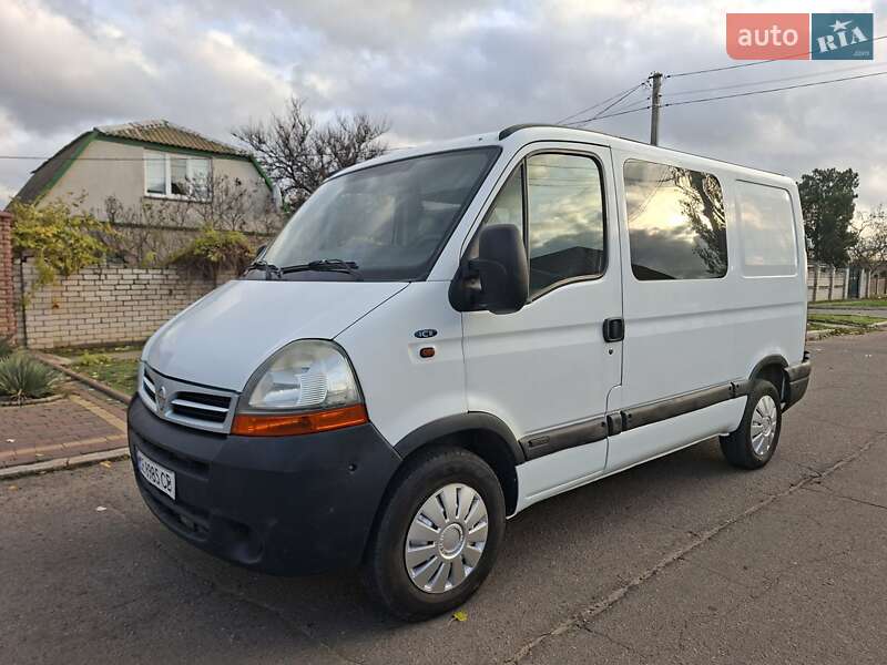 Вантажопасажирський фургон Nissan Interstar 2004 в Миколаєві фото Вантажопасажирський фургон Nissan Interstar 2004 в Миколаєві