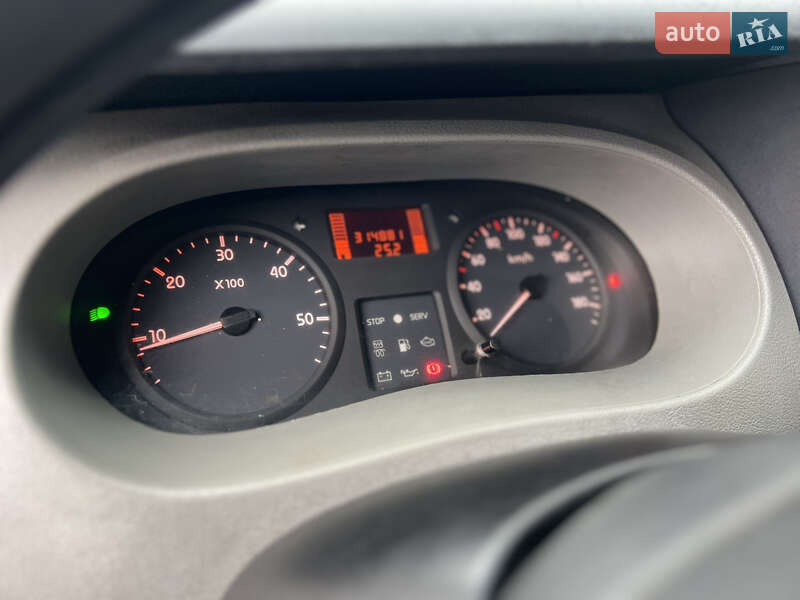 Мікроавтобус Nissan Interstar 2006 в Кременці