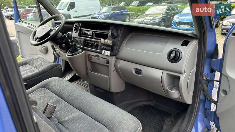 Грузовой фургон Nissan Interstar 2004 в Киеве