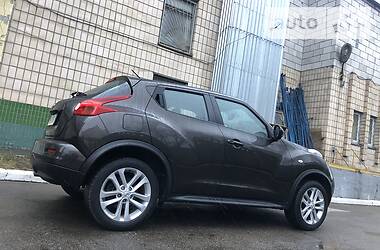 Позашляховик / Кросовер Nissan Juke 2013 в 