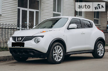 Позашляховик / Кросовер Nissan Juke 2013 в 